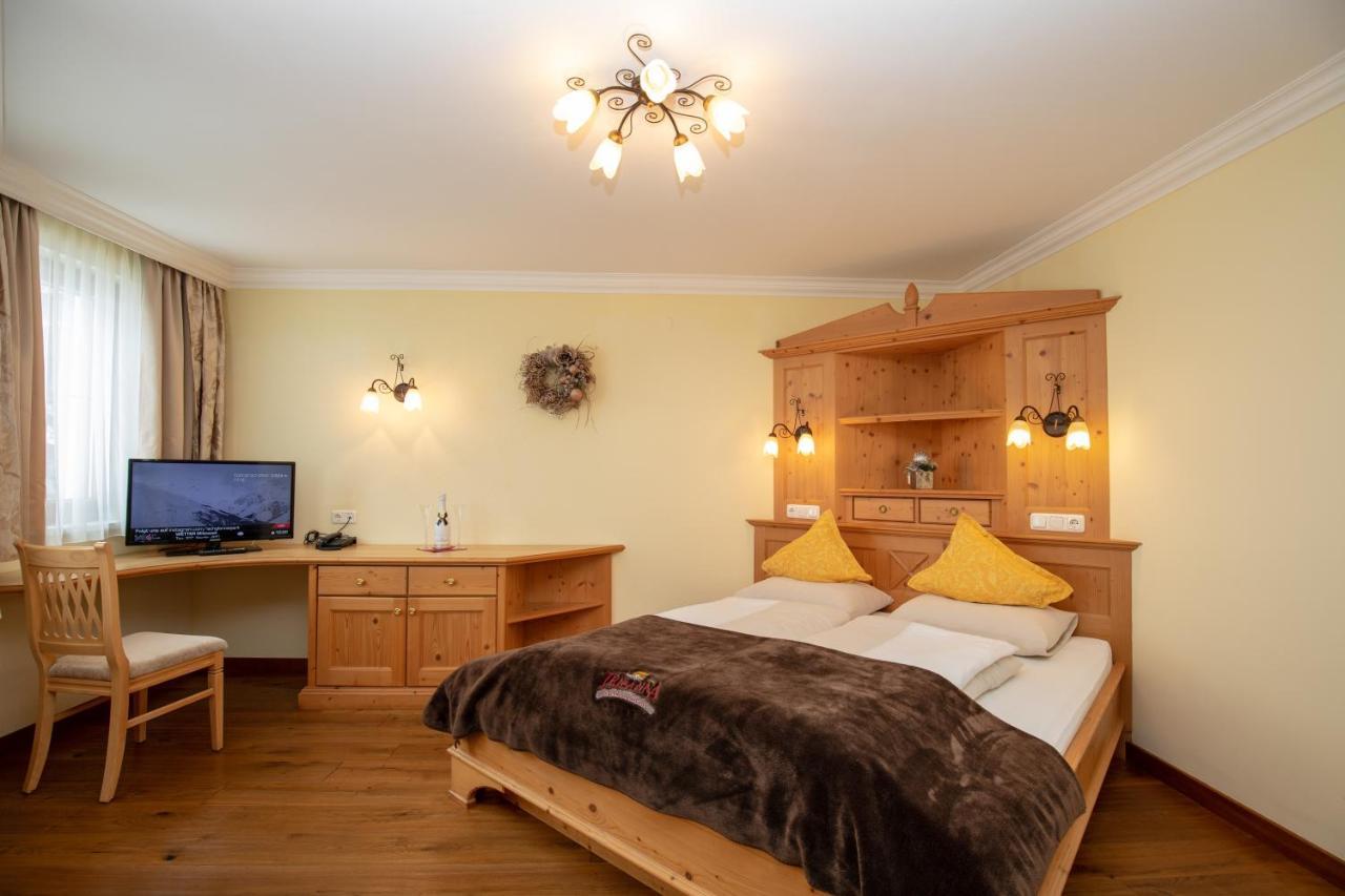 이스크글 Alpenresidenz Trisanna B&B 외부 사진