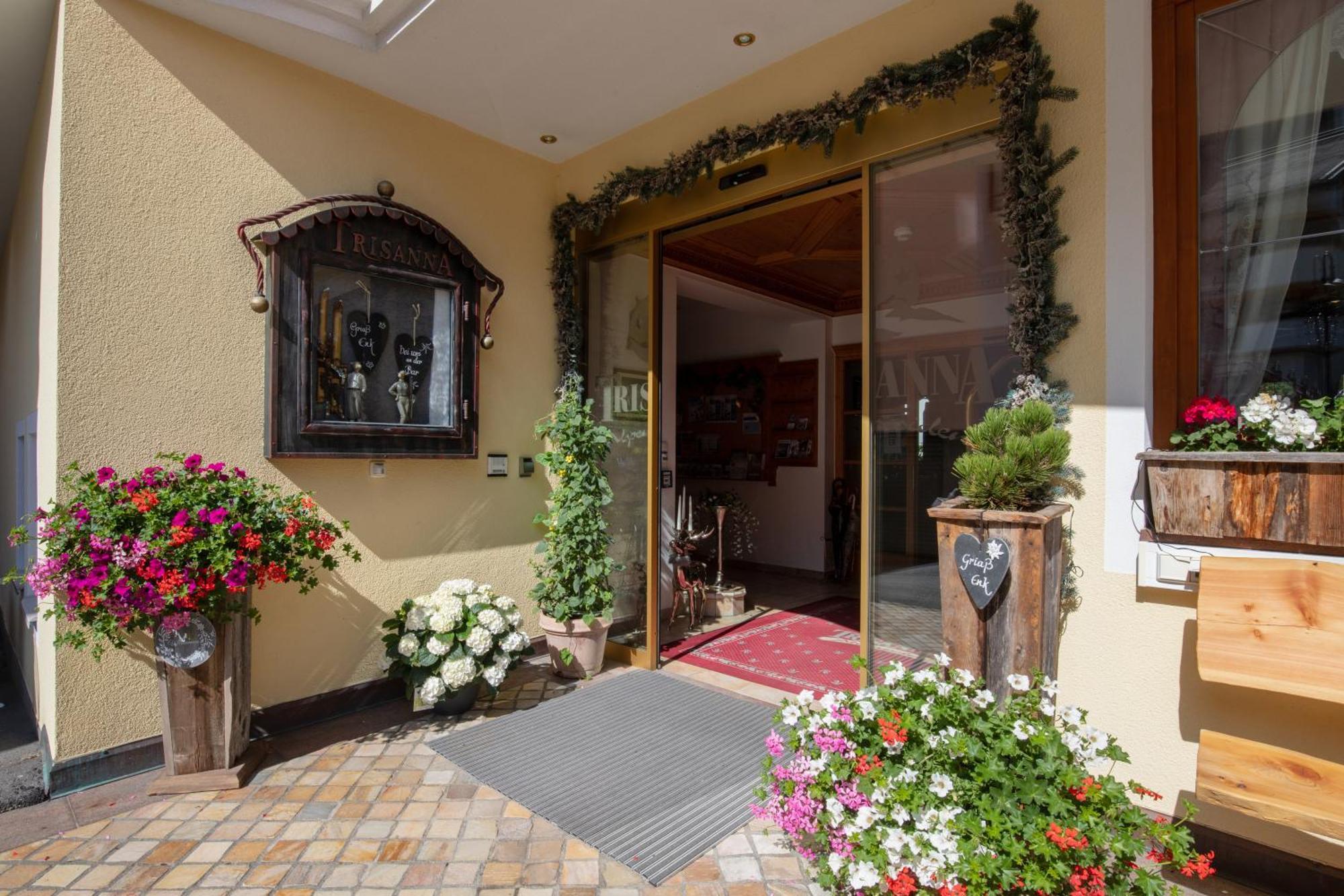 이스크글 Alpenresidenz Trisanna B&B 외부 사진