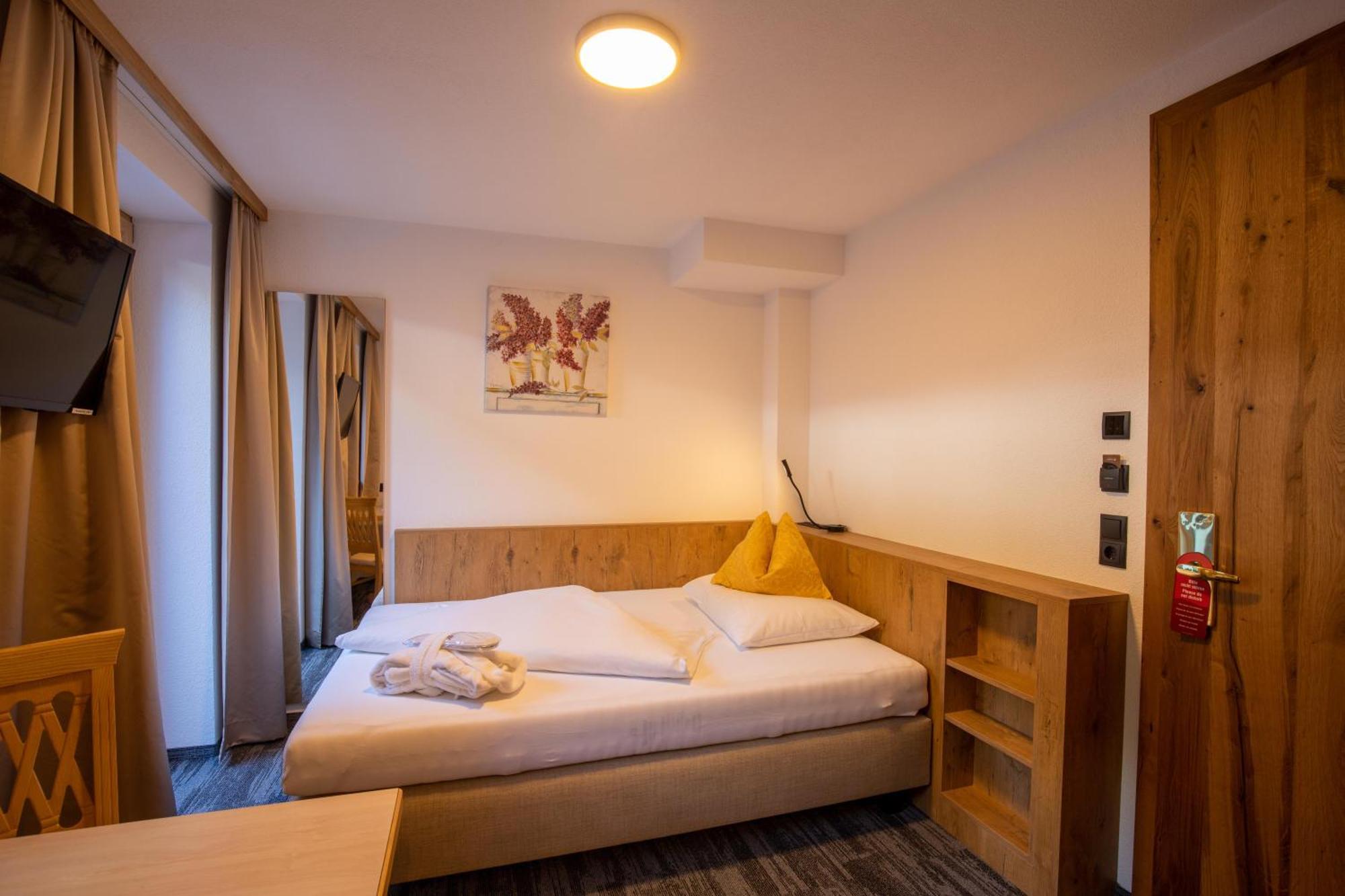 이스크글 Alpenresidenz Trisanna B&B 외부 사진