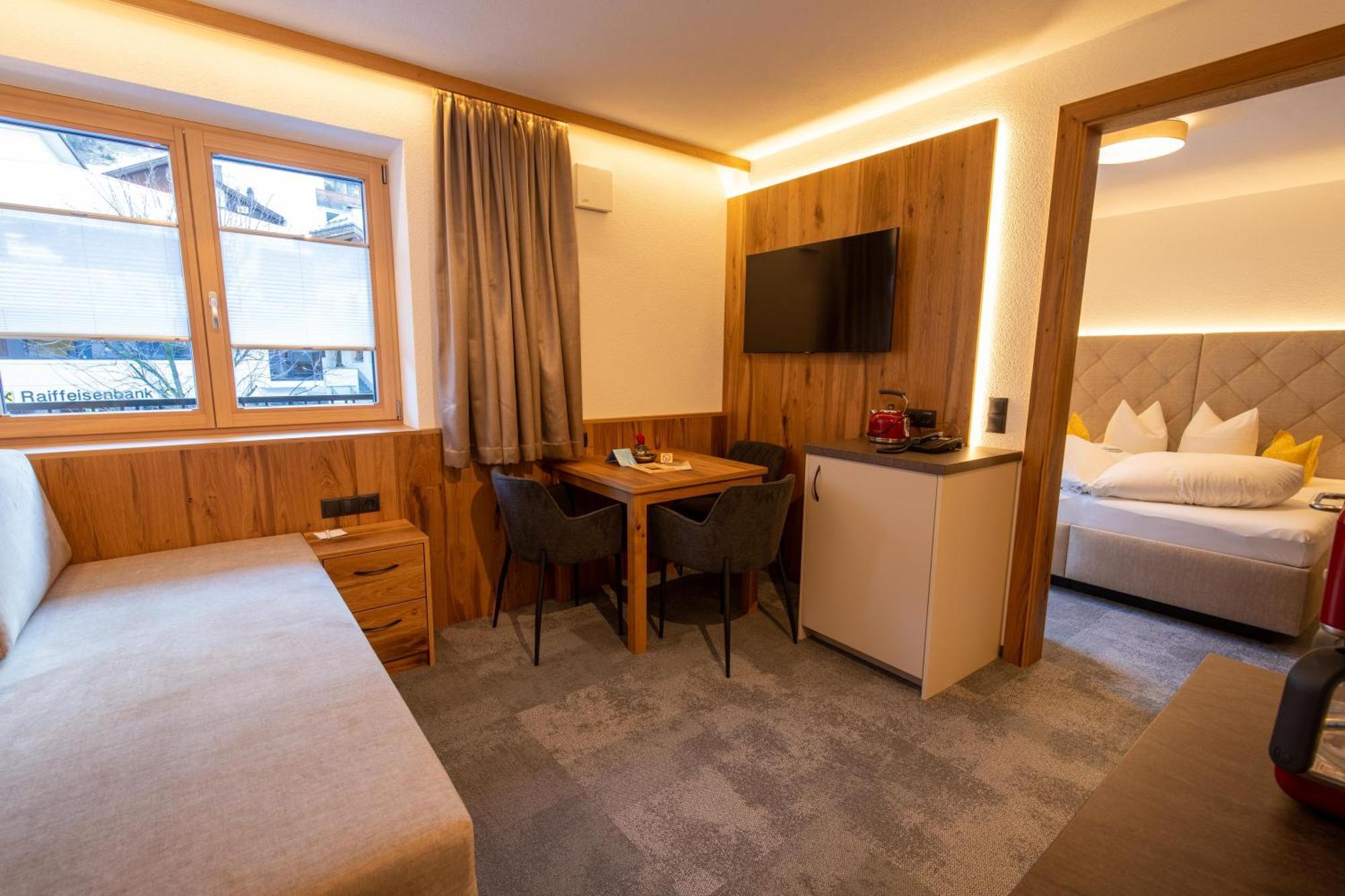 이스크글 Alpenresidenz Trisanna B&B 외부 사진