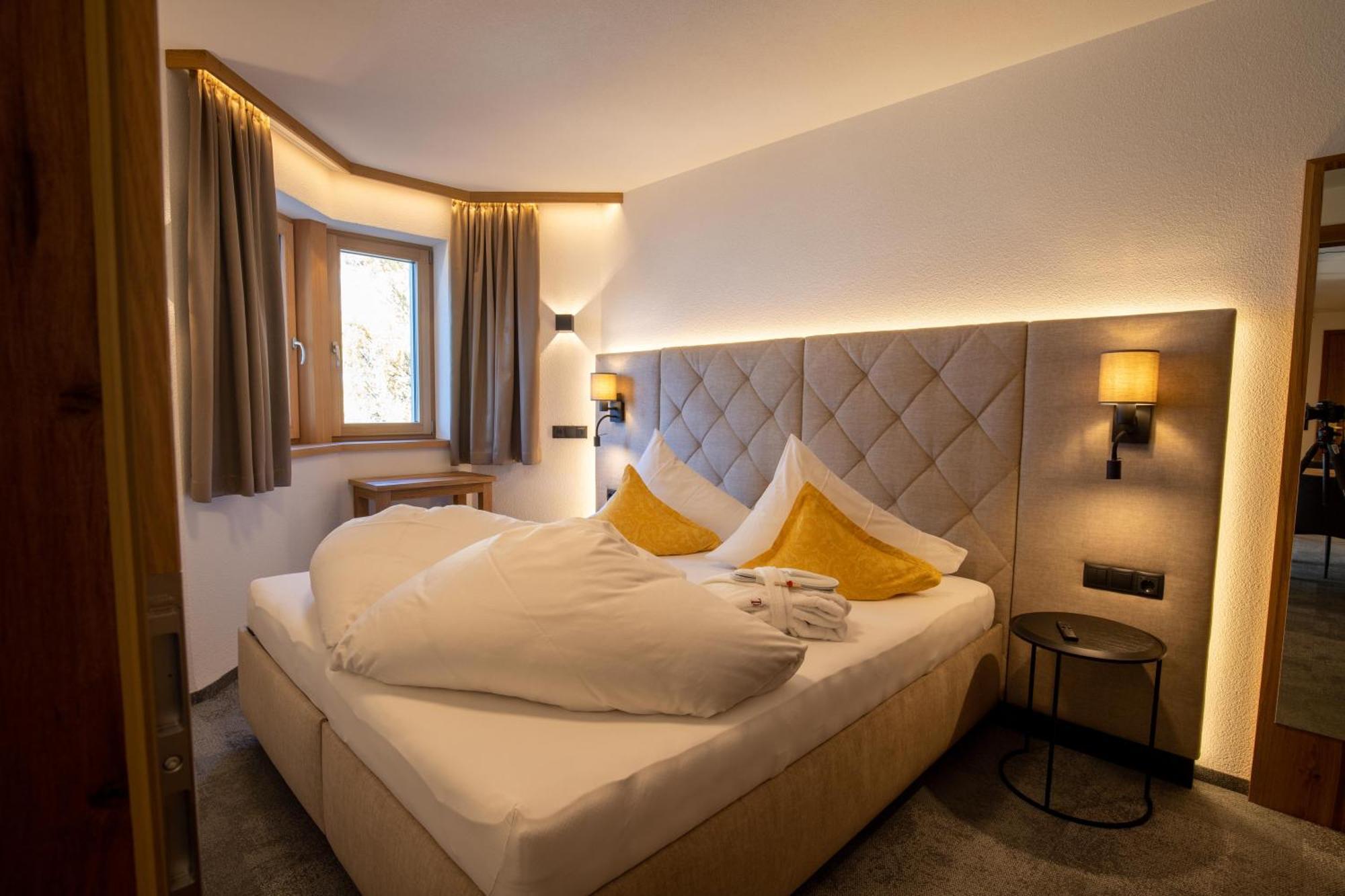 이스크글 Alpenresidenz Trisanna B&B 외부 사진