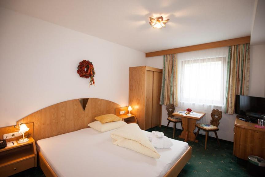 이스크글 Alpenresidenz Trisanna B&B 외부 사진