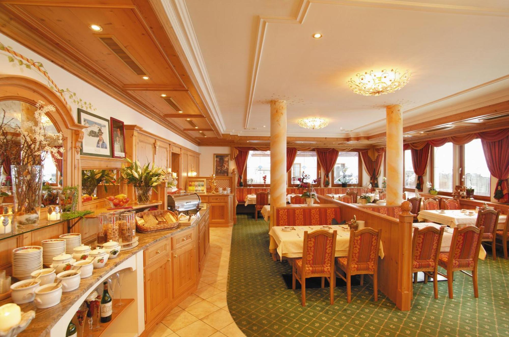 이스크글 Alpenresidenz Trisanna B&B 외부 사진